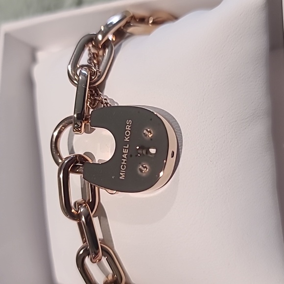 Michael Kors Gold heart lock link chain bracelet - Picture 11 of 11
